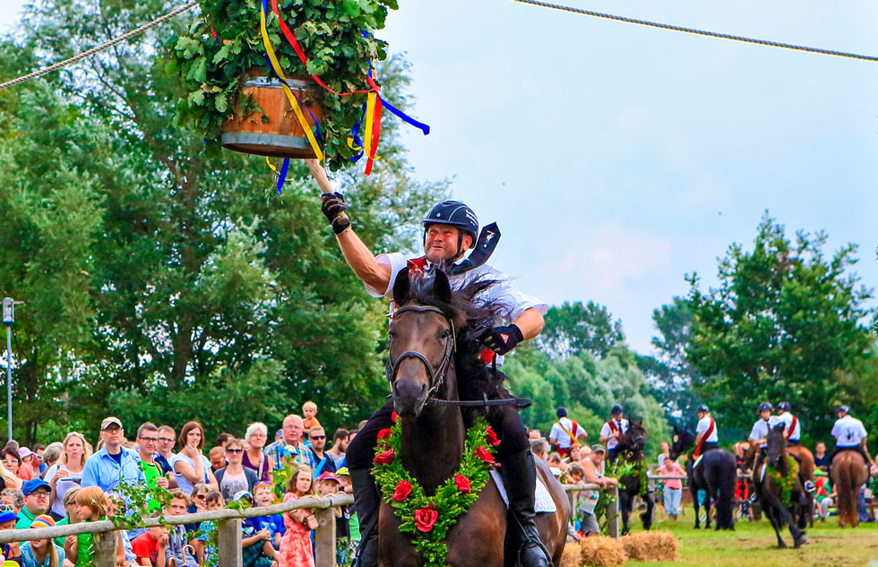 Tonnenfest in Klockenhagen